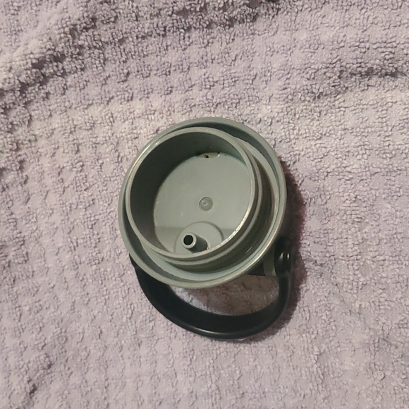 Water bottle - Picture 3 of 5